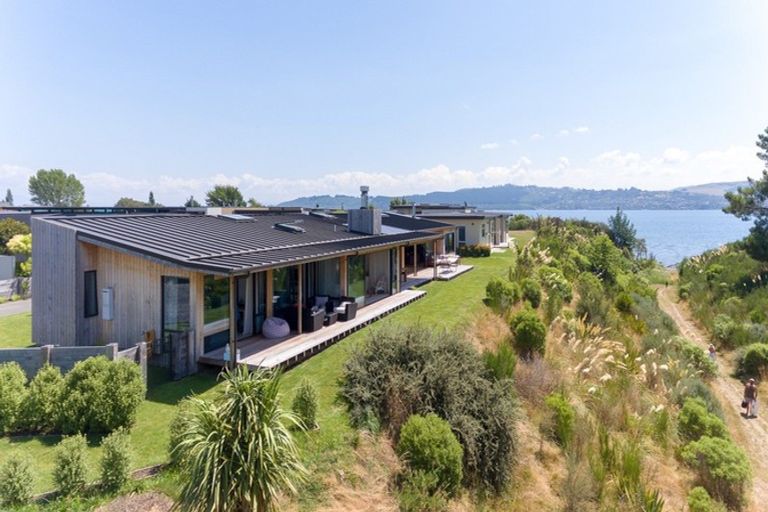 Photo of property in 6 Kuiwai Drive, Rainbow Point, Taupo, 3330