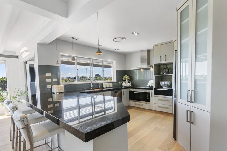 Photo of property in 18 Indus Place, Half Moon Bay, Auckland, 2012