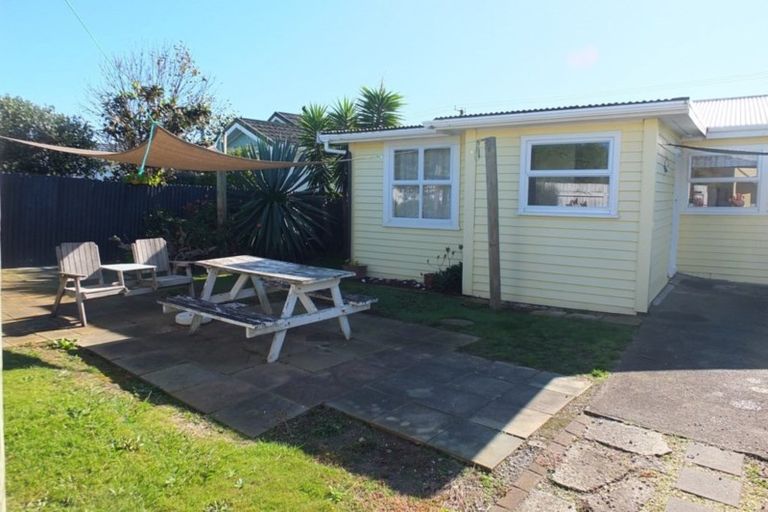 Photo of property in 48 Seabury Avenue, Foxton Beach, Foxton, 4815