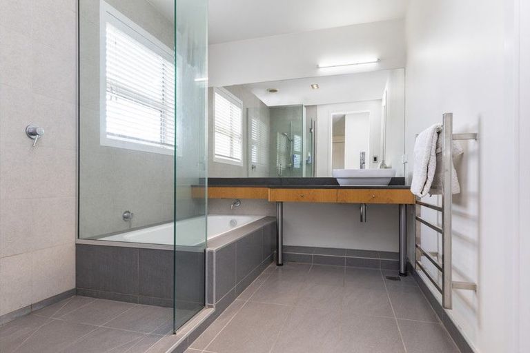 Photo of property in 98a Watford Street, Strowan, Christchurch, 8052