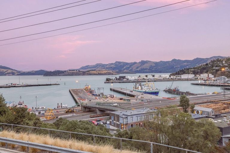 Photo of property in 10 Saint Davids Street, Lyttelton, 8082