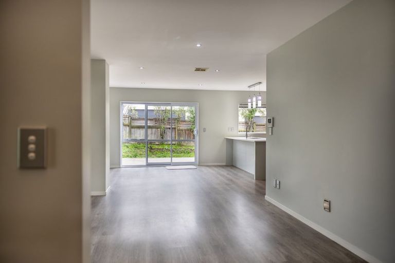 Photo of property in 140s Hepburn Road, Glendene, Auckland, 0602