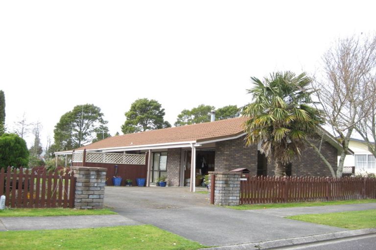 Photo of property in 38 Kowhai Street, Inglewood, 4330