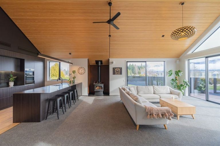 Photo of property in 6 Ralph Moir Drive, Te Anau, 9679