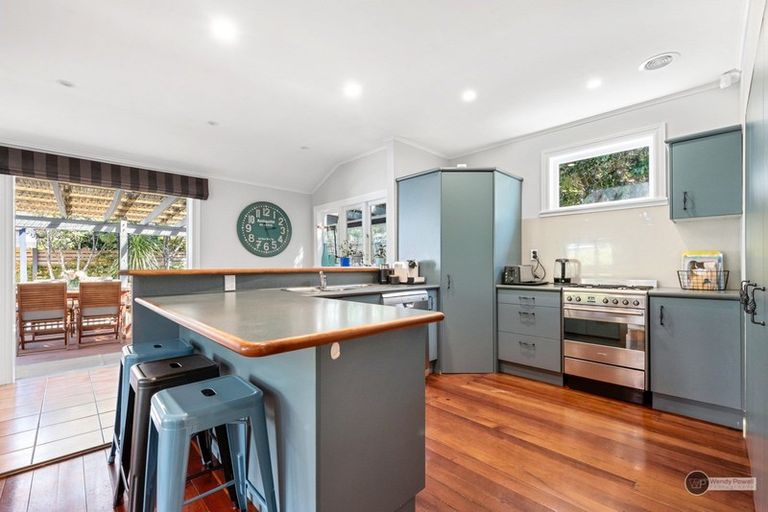 Photo of property in 49 Penrose Street, Woburn, Lower Hutt, 5010