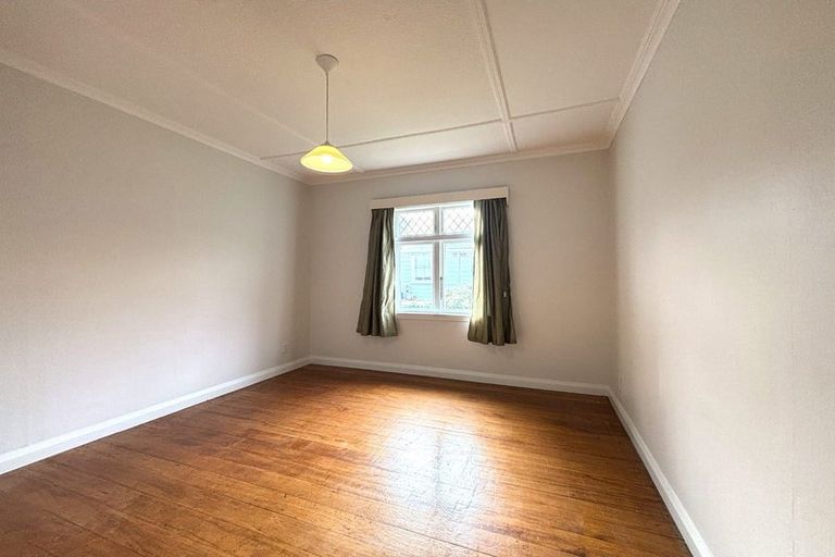 Photo of property in 39 Happy Valley Road, Owhiro Bay, Wellington, 6023