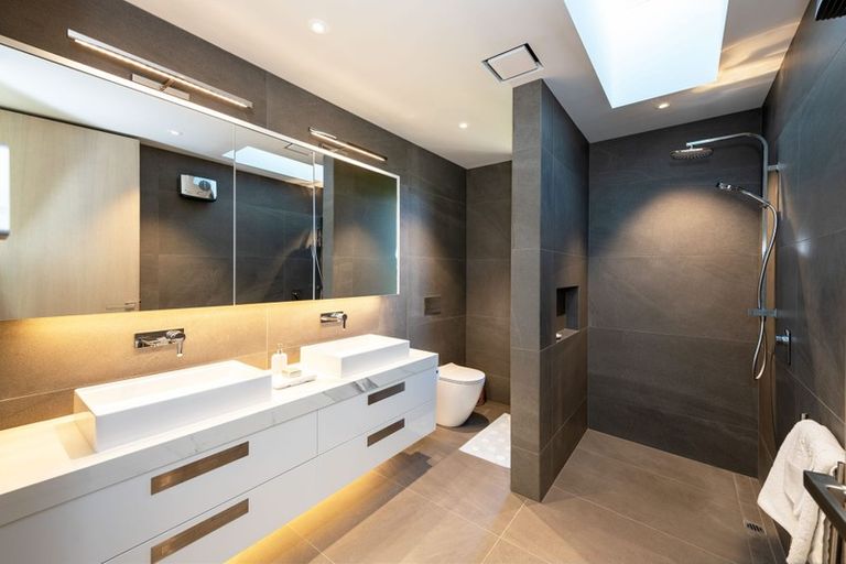 Photo of property in 10 Bay Rise, Wanaka, 9305