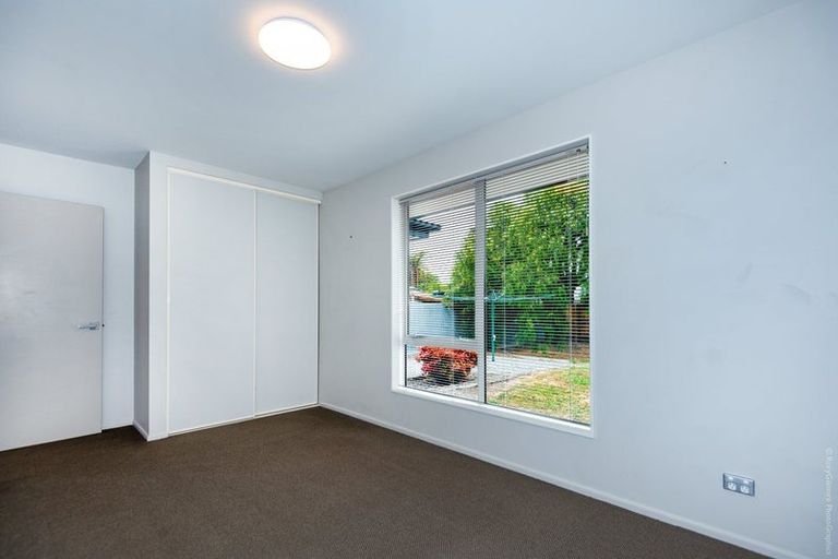 Photo of property in 10 Bideford Place, Dallington, Christchurch, 8061