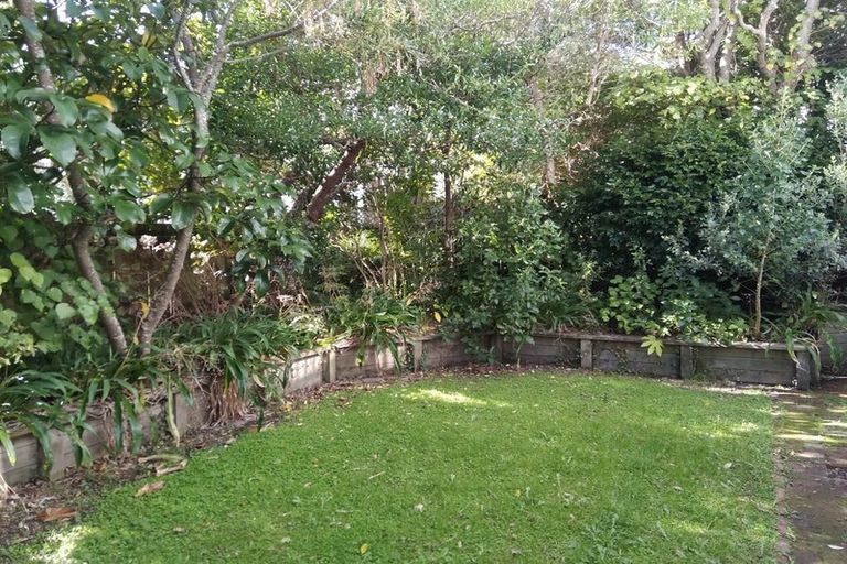 Photo of property in 69 Glen Road, Kelburn, Wellington, 6012