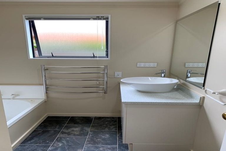 Photo of property in 12a Commodore Avenue, Flagstaff, Hamilton, 3210