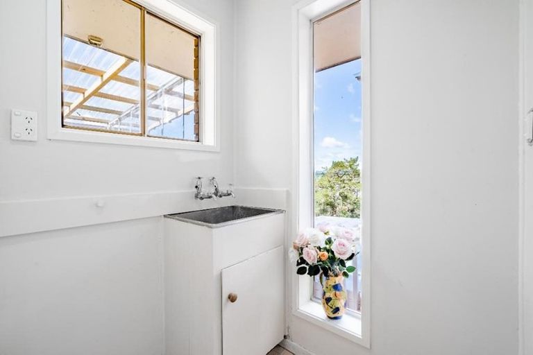 Photo of property in 62 Chorley Avenue, Massey, Auckland, 0614