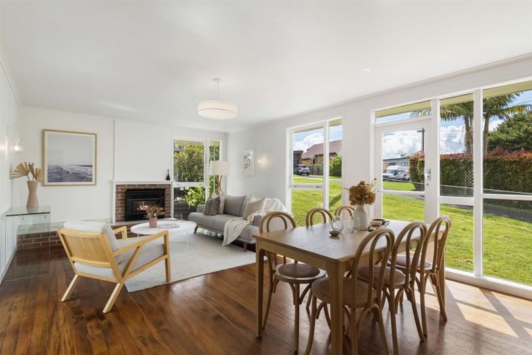 Photo of property in 21 Tui Glen Road, Birkenhead, Auckland, 0626