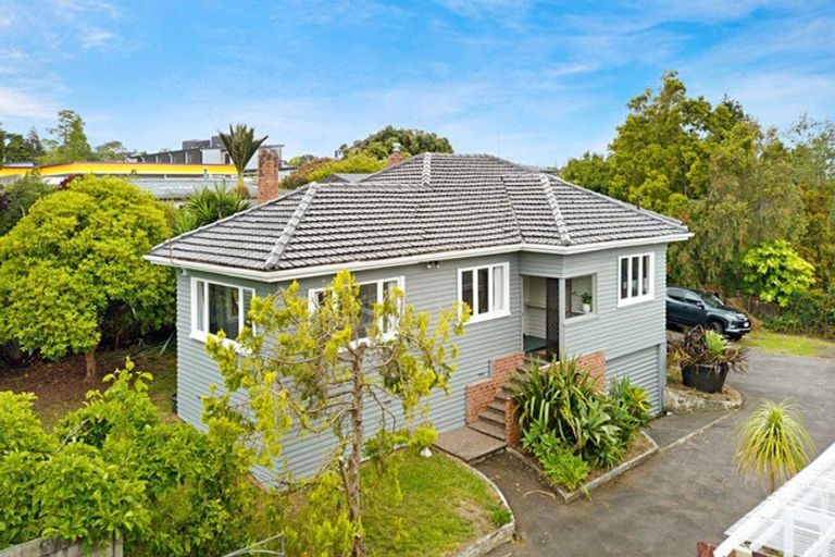Photo of property in 4149 Great North Road, Glen Eden, Auckland, 0602