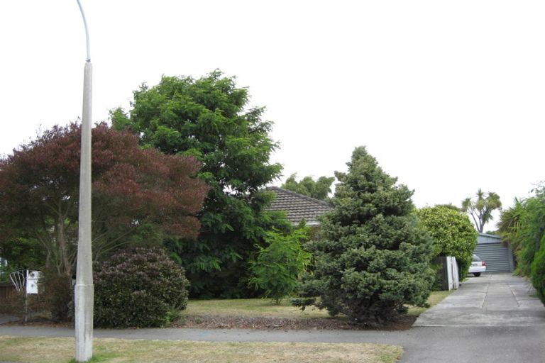 Photo of property in 8 Besant Place, Avondale, Christchurch, 8061