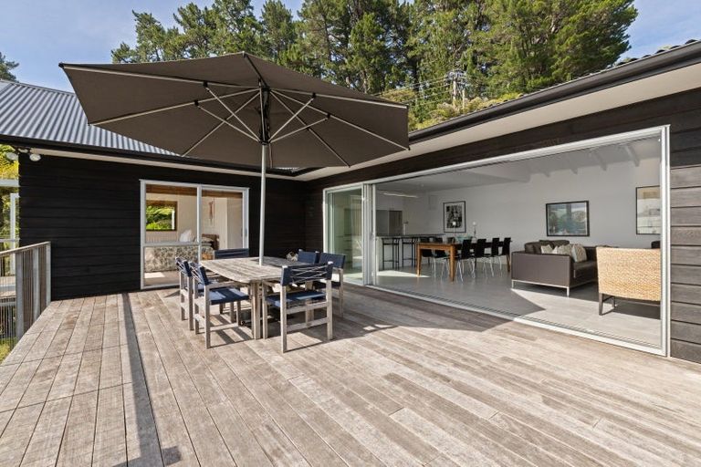 Photo of property in 2045 Queen Charlotte Drive, Ngakuta Bay, Picton, 7281