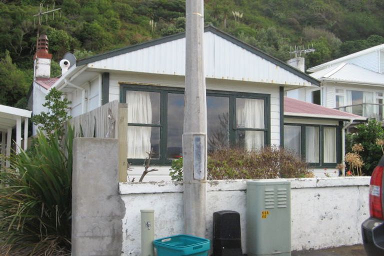 Photo of property in 116 Breaker Bay Road, Breaker Bay, Wellington, 6022