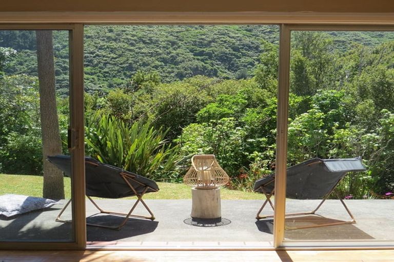 Photo of property in 2/5 Wilmshurst Place, Tawa, Wellington, 5028