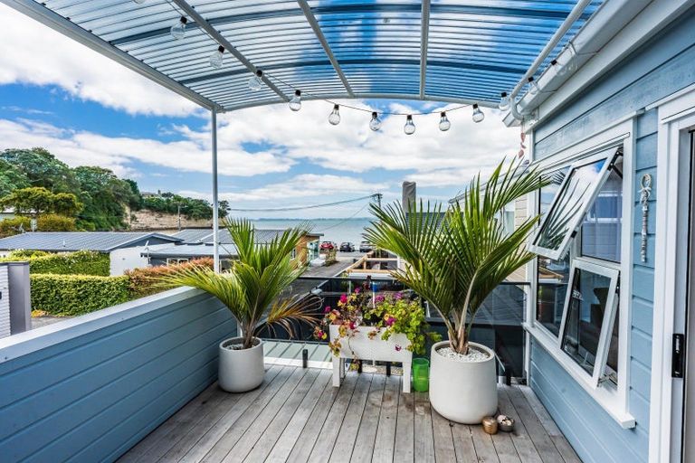 Photo of property in 1/28 Manly Esplanade, Browns Bay, Auckland, 0630