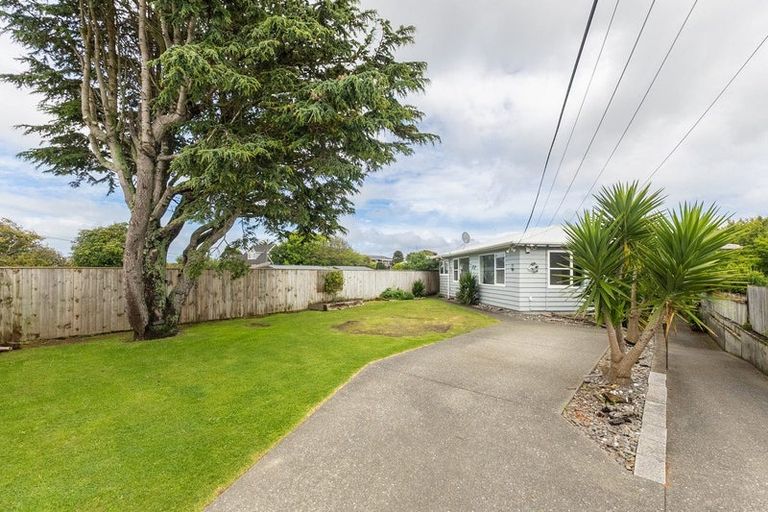Photo of property in 49 Gray Avenue, Paraparaumu Beach, Paraparaumu, 5032