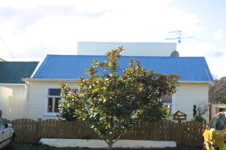 Photo of property in 16 Kauri Street, Eastbourne, Lower Hutt, 5013