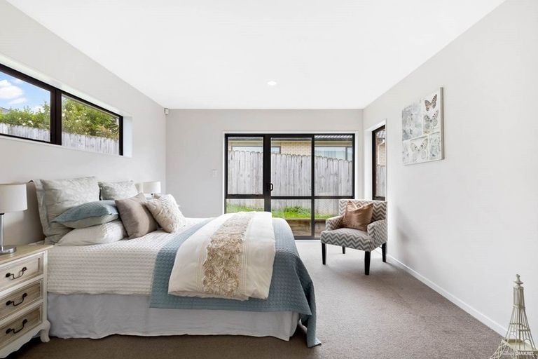 Photo of property in 52 Lake Panorama Drive, Henderson, Auckland, 0612