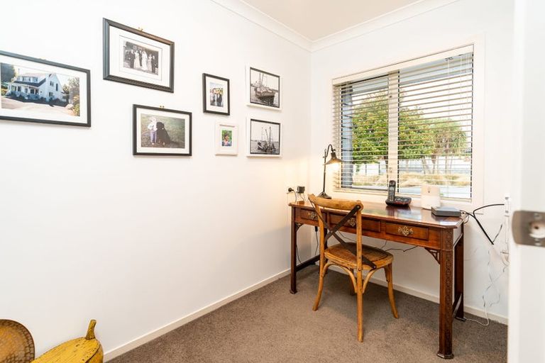 Photo of property in 2 Patterson Lane, Raumati Beach, Paraparaumu, 5032