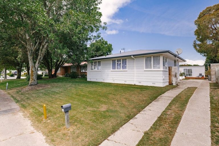 Photo of property in 35 Stillwater Place, Westbrook, Palmerston North, 4412