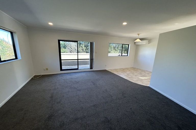 Photo of property in 50a Edmonton Road, Henderson, Auckland, 0612