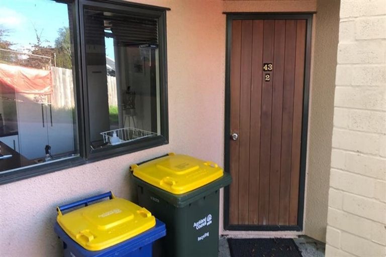 Photo of property in 43a Forrest Hill Road, Milford, Auckland, 0620