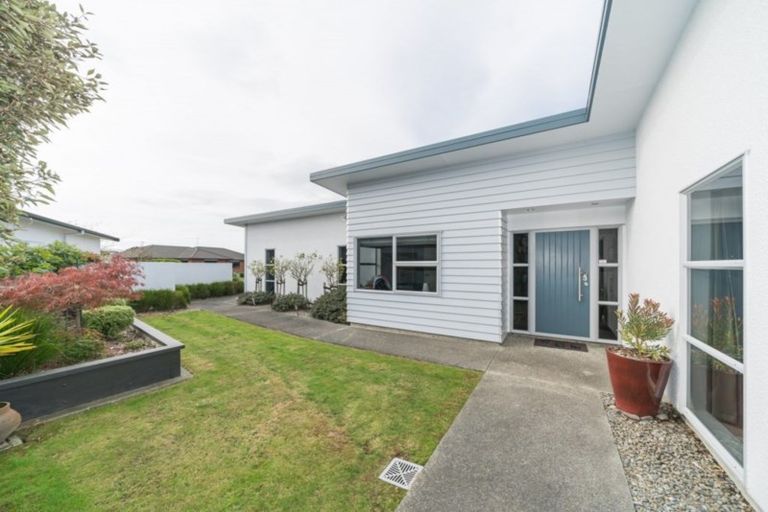 Photo of property in 3 Manhattan Court, Kelvin Grove, Palmerston North, 4414