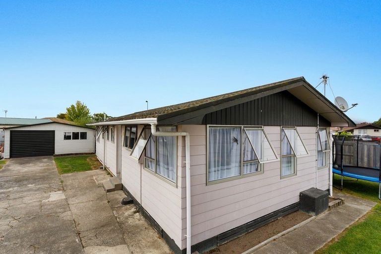 Photo of property in 15 Matipo Place, Edgecumbe, 3120