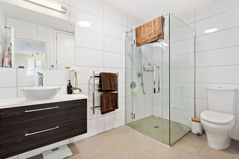 Photo of property in 36 Rewa Rewa Lane, Orewa, 0931