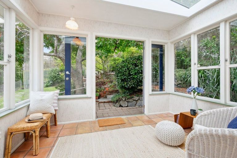 Photo of property in 1a Trelissick Crescent, Ngaio, Wellington, 6035