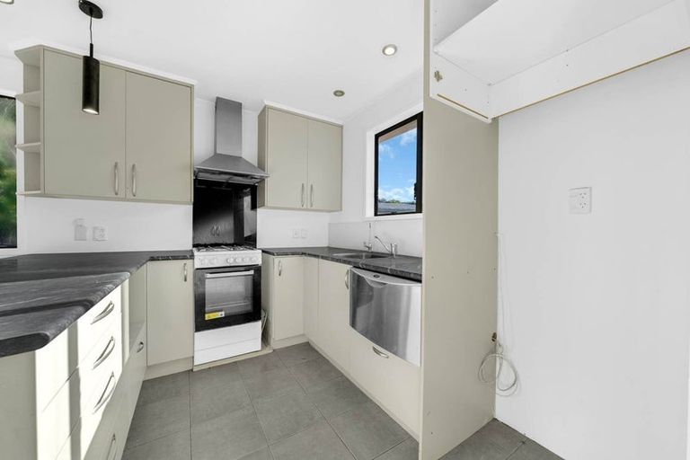Photo of property in 6 Redcrest Avenue, Red Hill, Papakura, 2110
