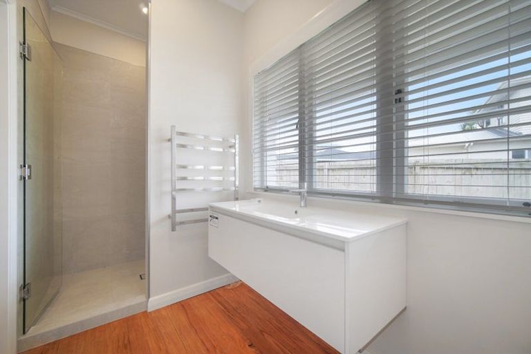 Photo of property in 19a Alexandra Street, Riverhead, 0820