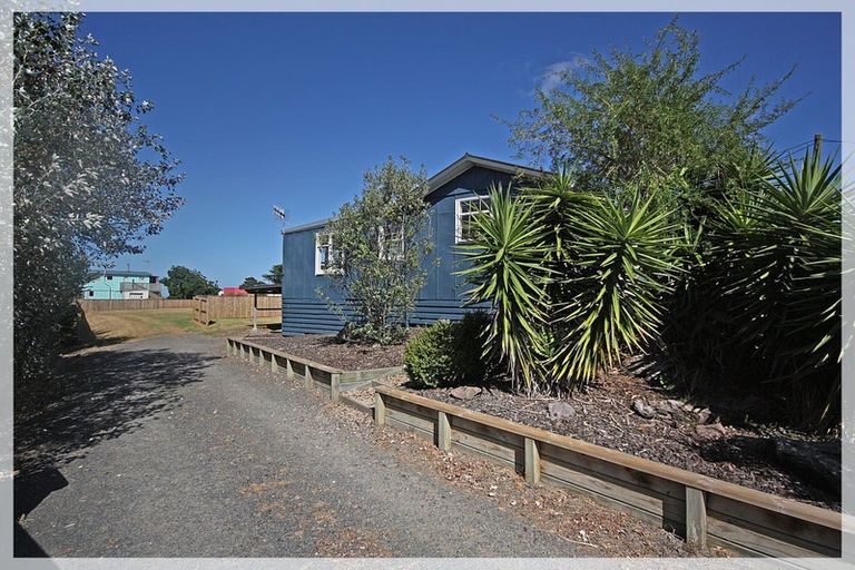 Photo of property in 120 Seabury Avenue, Foxton Beach, Foxton, 4815