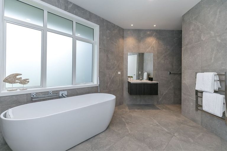 Photo of property in 43 Woodstock Road, Te Awamutu, 3879