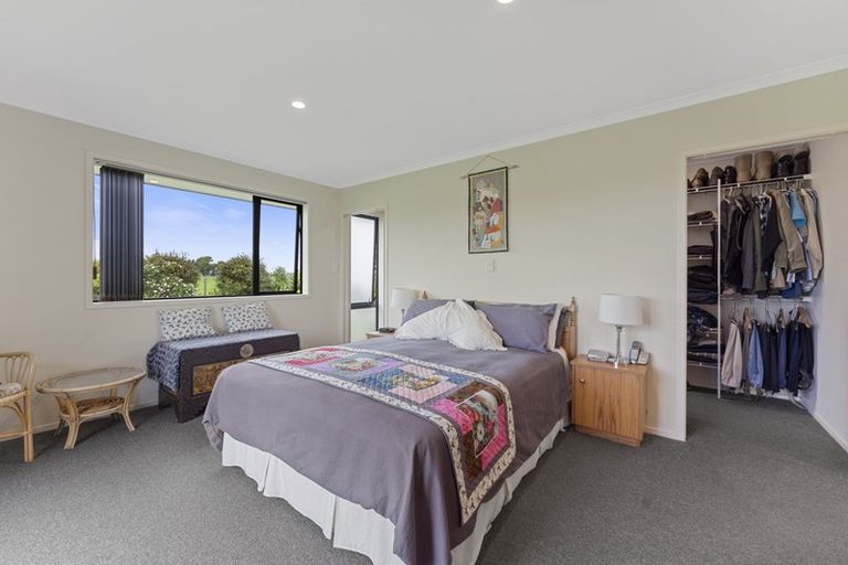 Photo of property in 40 Bell Road West, Halcombe, Feilding, 4777