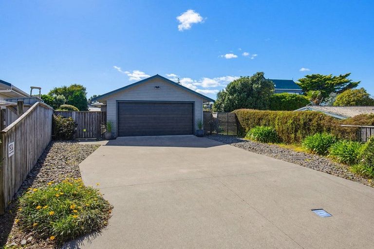 Photo of property in 193a Tutere Street, Waikanae Beach, Waikanae, 5036