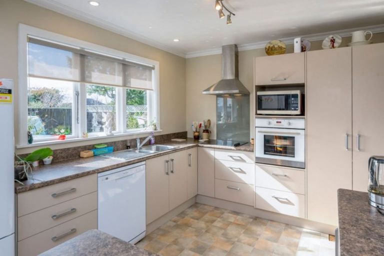 Photo of property in 3 Dunbar Street, Levin, 5510