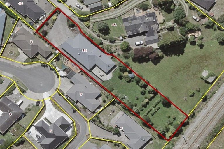 Photo of property in 44 Awatea Avenue, Paraparaumu, 5032