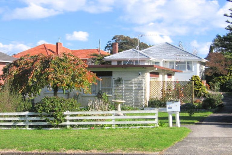 Photo of property in 2/11 Beaumonts Way, Manurewa, Auckland, 2102