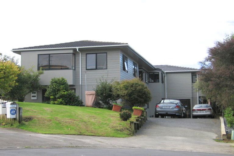Photo of property in 15 Kells Place, Botany Downs, Auckland, 2010