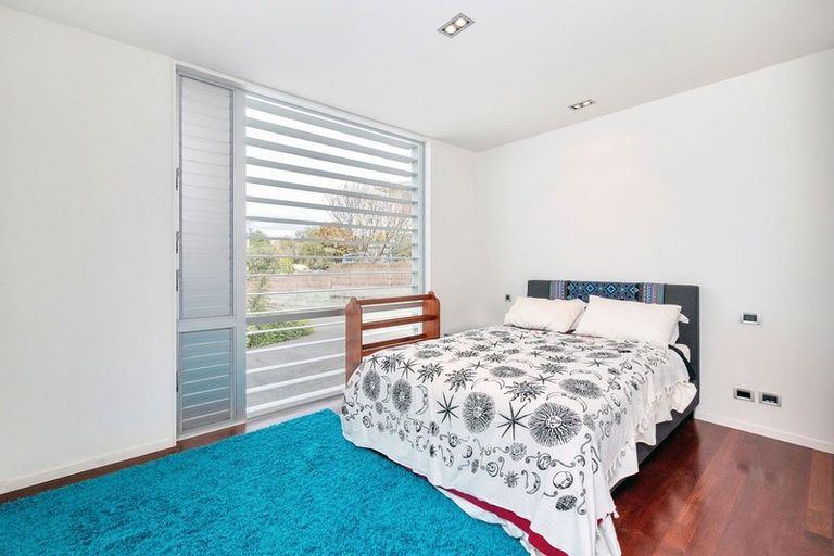 Photo of property in 1462 Whangaparaoa Road, Army Bay, Whangaparaoa, 0930