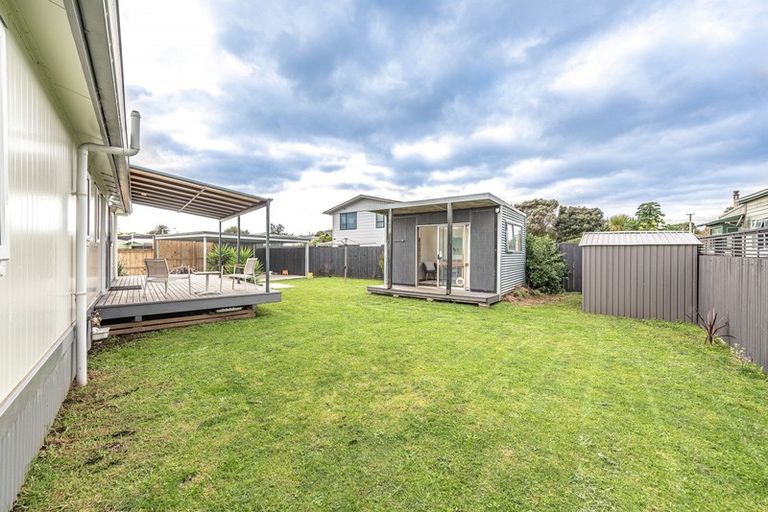 Photo of property in 10 Karaka Street, Castlecliff, Whanganui, 4501