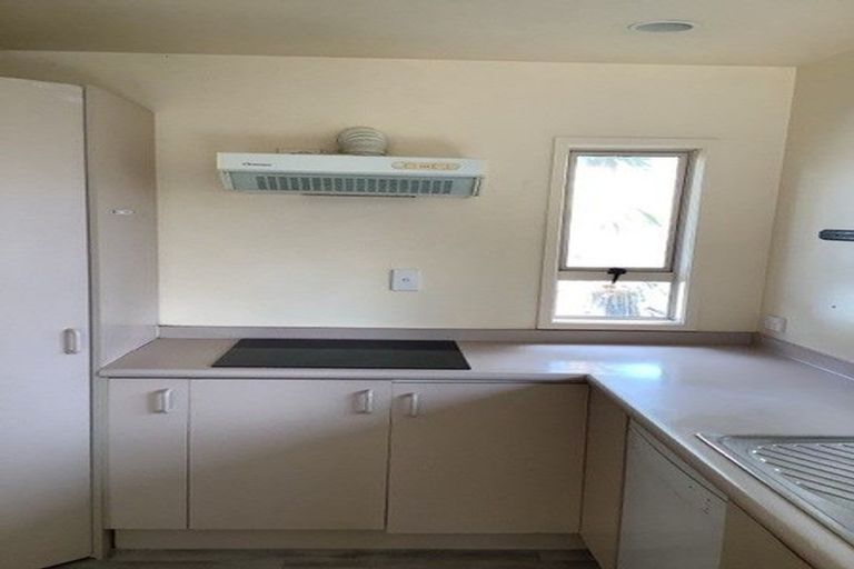 Photo of property in 1/40 Edgeworth Road, Glenfield, Auckland, 0629