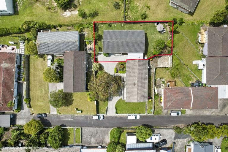 Photo of property in 2/34a Sunnynook Road, Sunnynook, Auckland, 0620