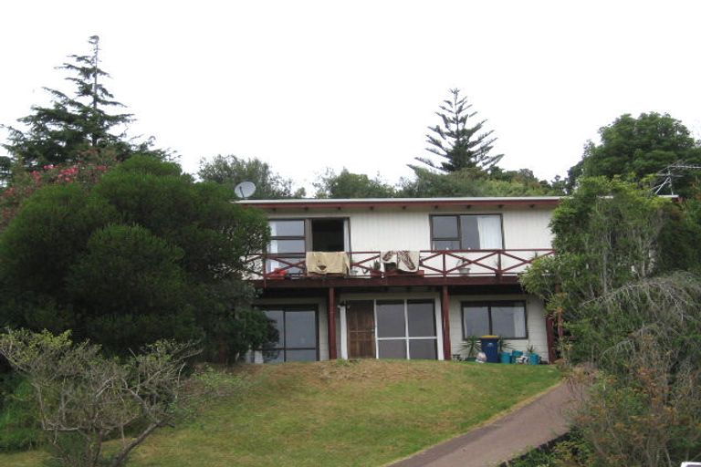 Photo of property in 14 Telstar Place, Beach Haven, Auckland, 0626