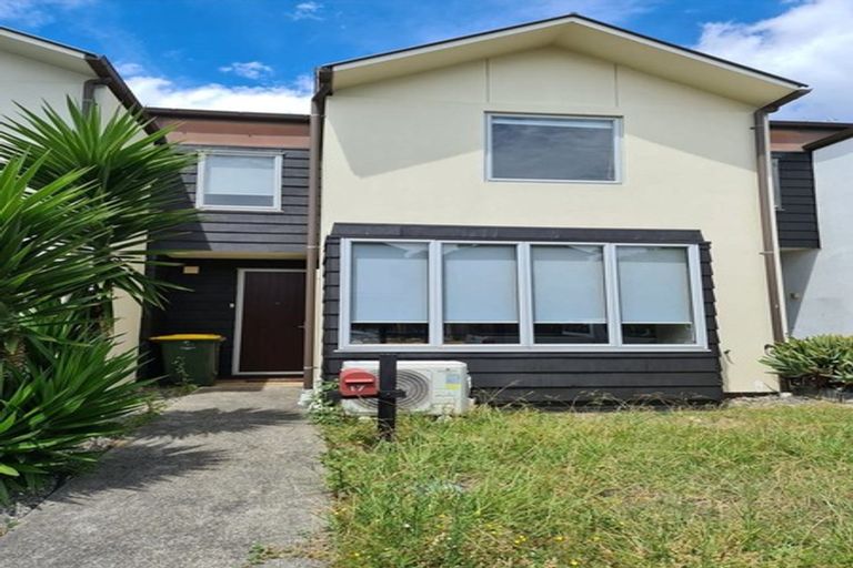 Photo of property in 17 Kirikiri Lane, East Tamaki, Auckland, 2013