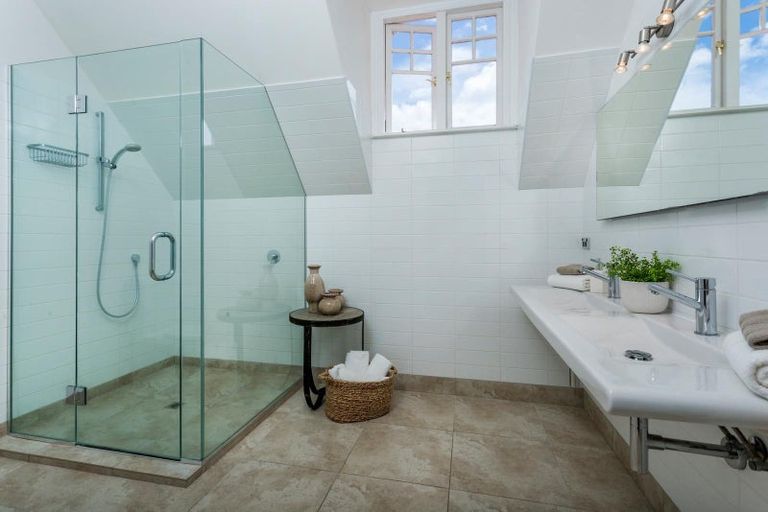 Photo of property in 1 Ascot Avenue, Narrow Neck, Auckland, 0624